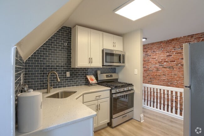 Building Photo - 1523 N 2nd St Unit Apt #3