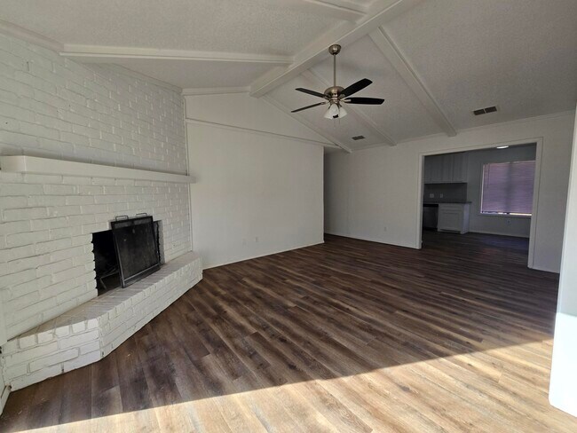 Photo - 2211 33rd St