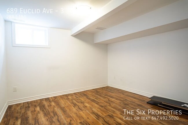 Photo - Beautiful 2 Bedroom Lower Level Annex Apartment Unité 3