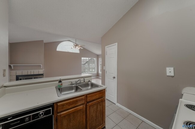 Photo - 104 Waters Edge Ln Unit 104