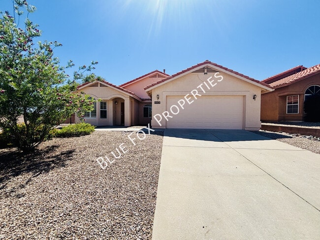 Building Photo - 10451 N Calle Verano Seco