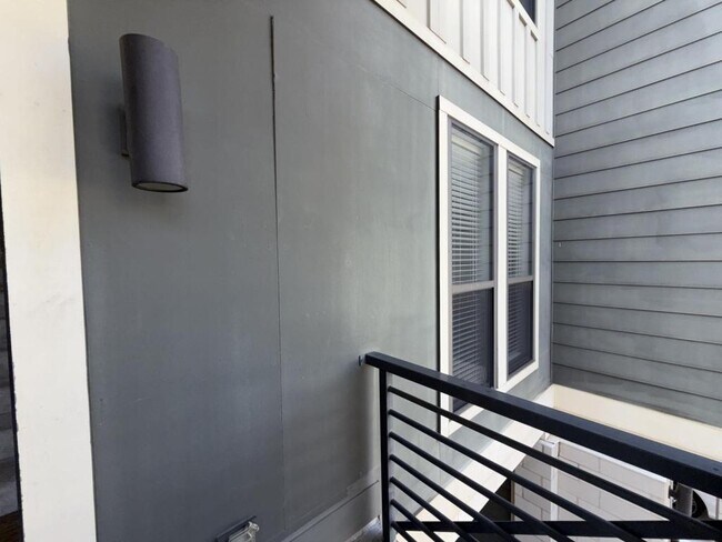 Photo - 2976 Textile Way