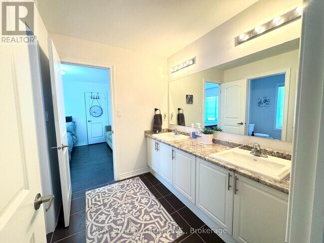 Photo - 1003 Green St