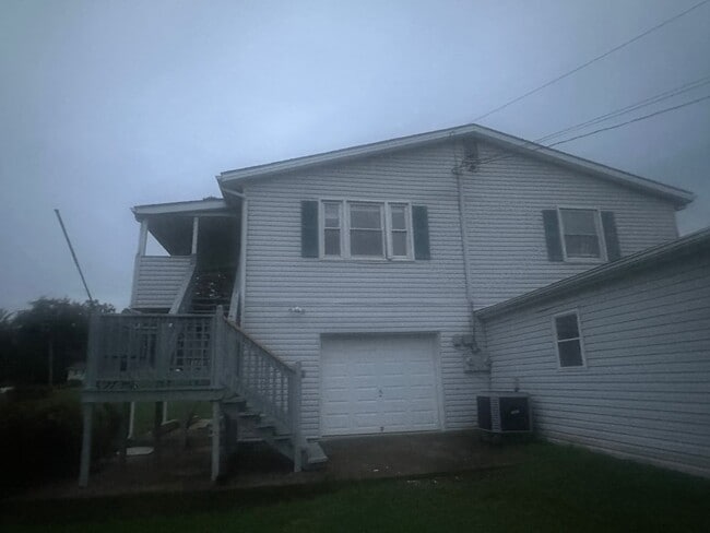 Building Photo - NE Roanoke 2BR Rental