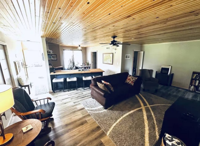 Building Photo - 13530 Scatter Ridge Rd