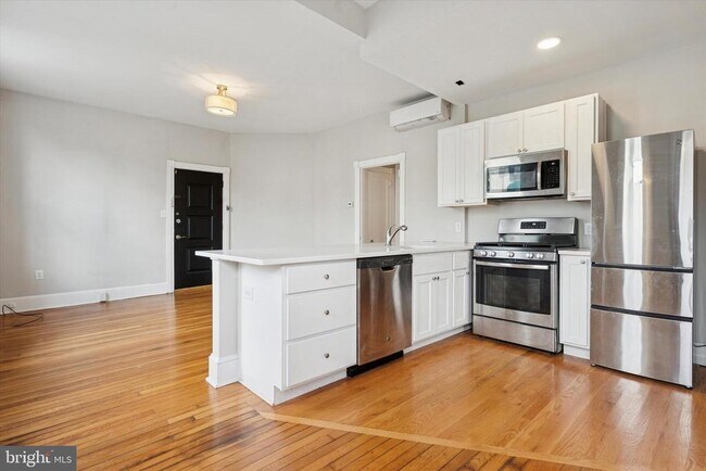 Photo - 1608 N Broom St Unit 1