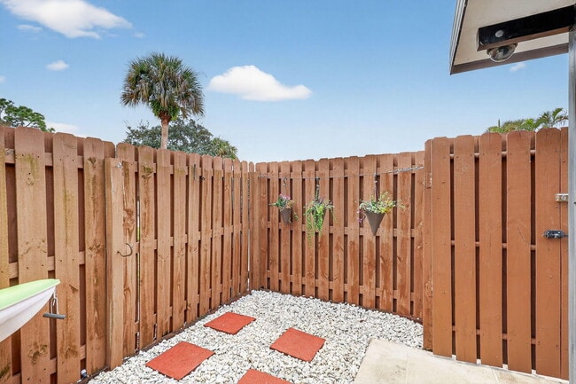 Photo - 5612 SE Riverboat Dr