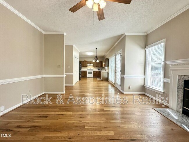 Photo - 5704 Harrington Grove Dr Casa