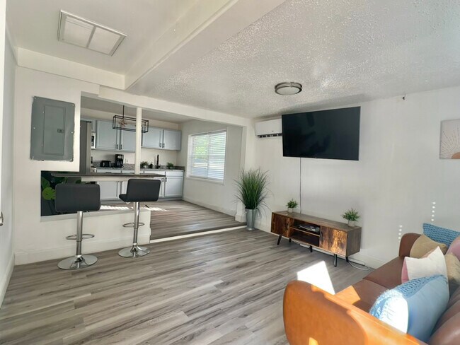 Photo - 2706 W Tyson Ave Unidad B