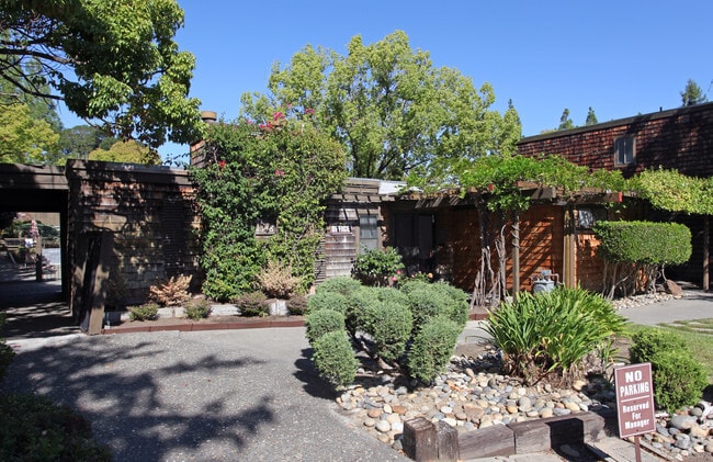 Photo - Oak Apartments