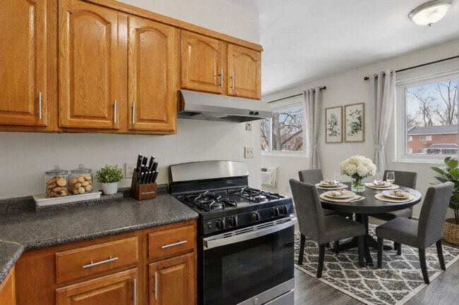 Photo - Hillcrest Apartments