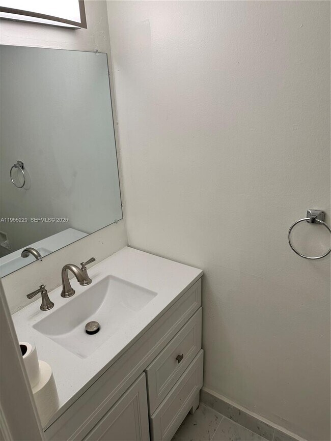 Photo - 3115 N Palm Aire Dr