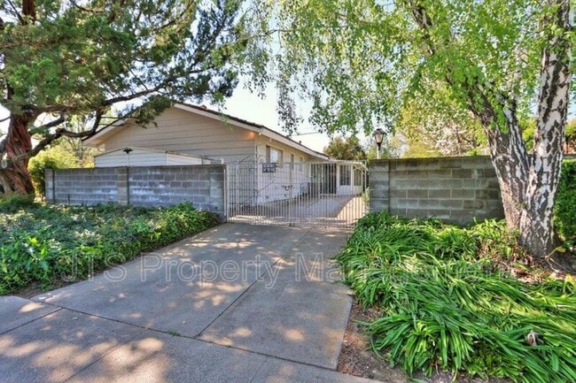 Photo - 1200 Gary Way