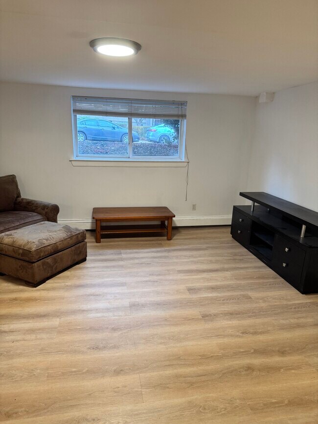 61 Selkirk Rd Unit 1
