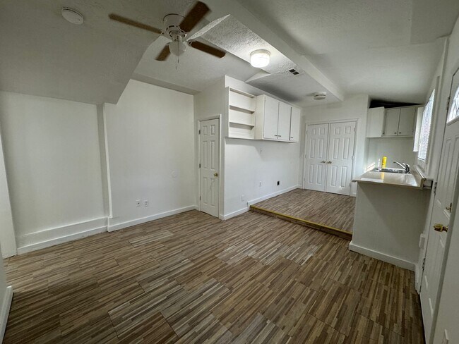 Photo - Now showing this 1BR, 1BA located at 960 1...