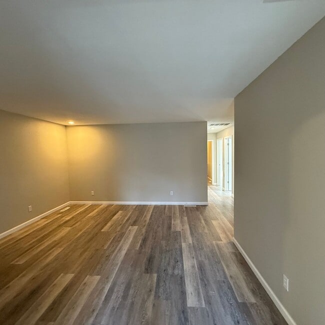 Photo - 3 Bedroom 2 bath remodeled Home