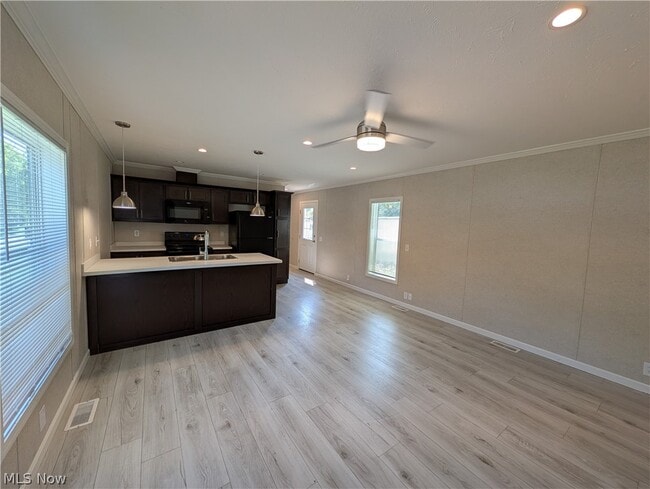 Photo - 205 Greenbriar Dr