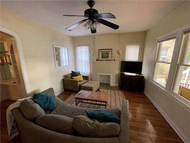 Photo - 3106 Robinson Ave