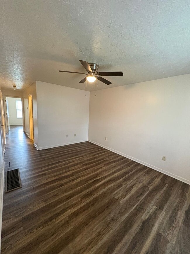 Photo - Space & Convenience! 2 Bedroom Duplex