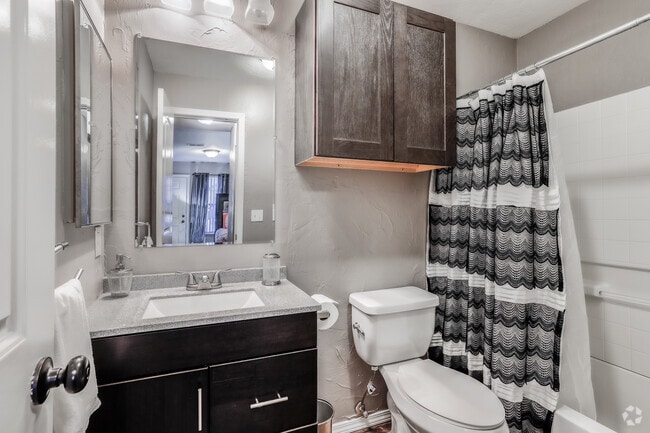 Oxford Oaks Apartments