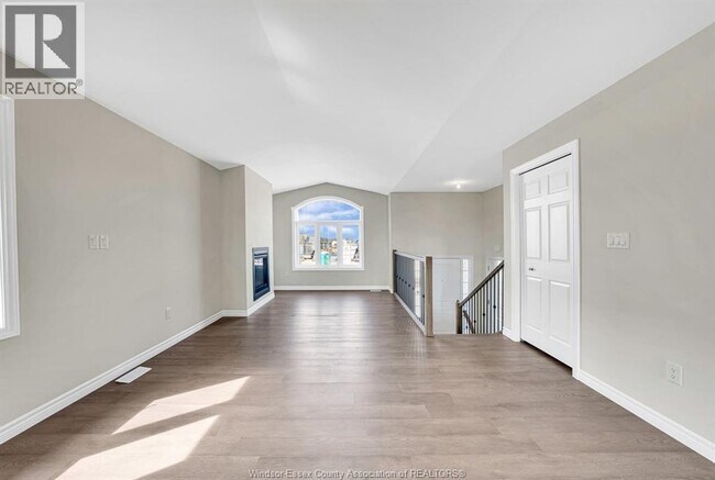 Photo - 397 Hemlock Ln