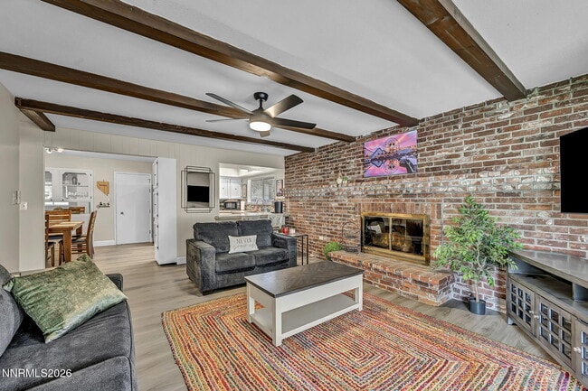 Photo - 1490 Foster Dr