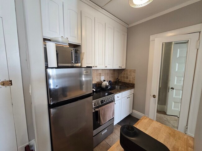 Photo - 21 Beacon St Unit 10C