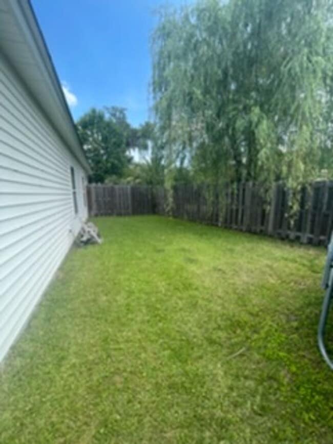 Photo - Coming Soon in the Heart of Richmond Hill Available 7/1