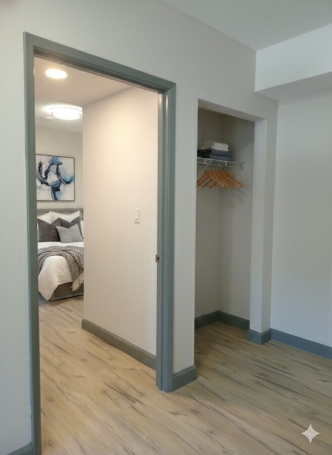 Photo - 258A-258A Sunview St