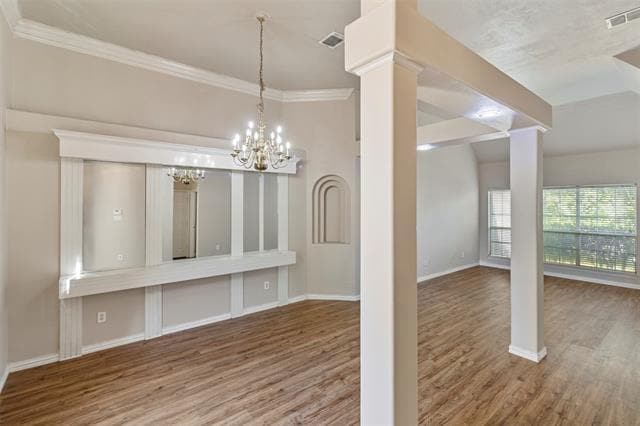 Photo - 200 Hawthorne Dr