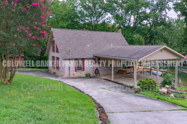 Photo - 165 Lakeshore Ct
