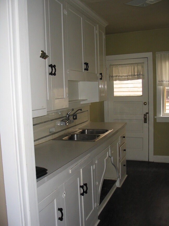 Photo - 3087 SE Ankeny St Unit 11