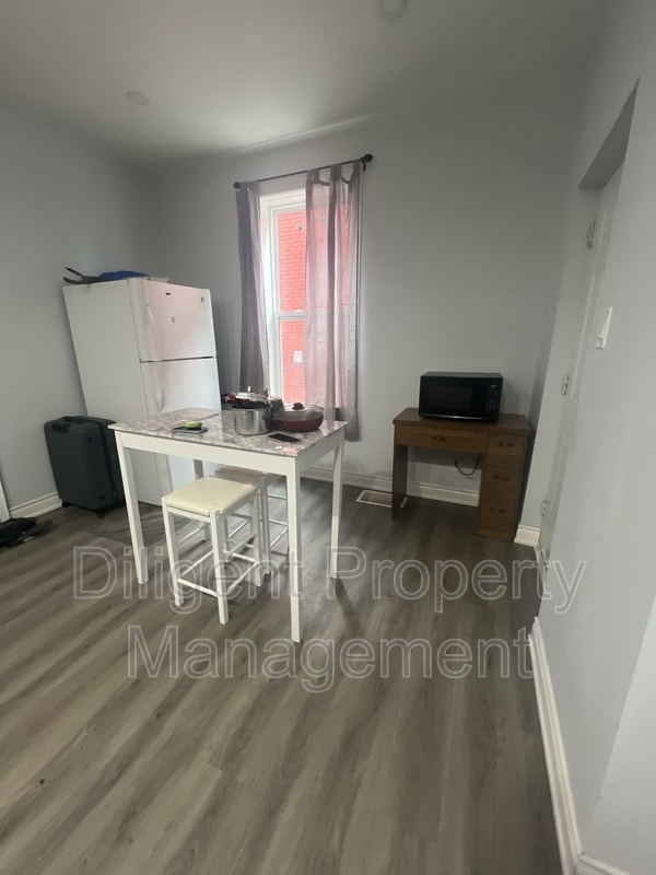 Photo - 219 Stewart St