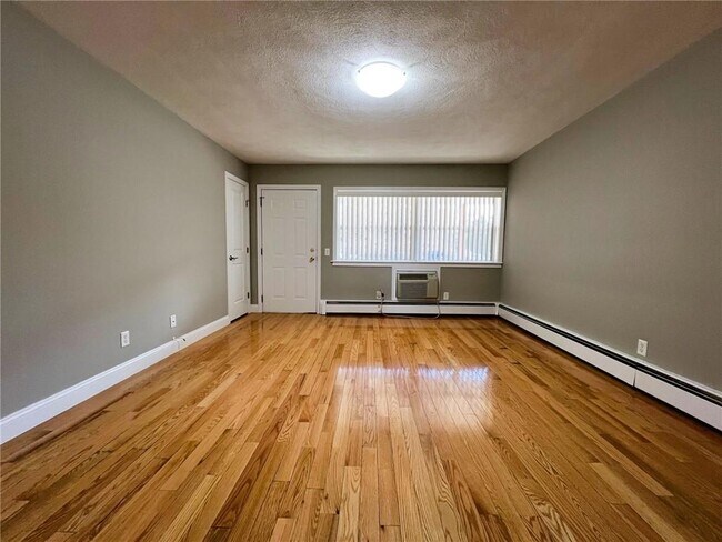 Photo - 2033 Mendon Rd Unit 11