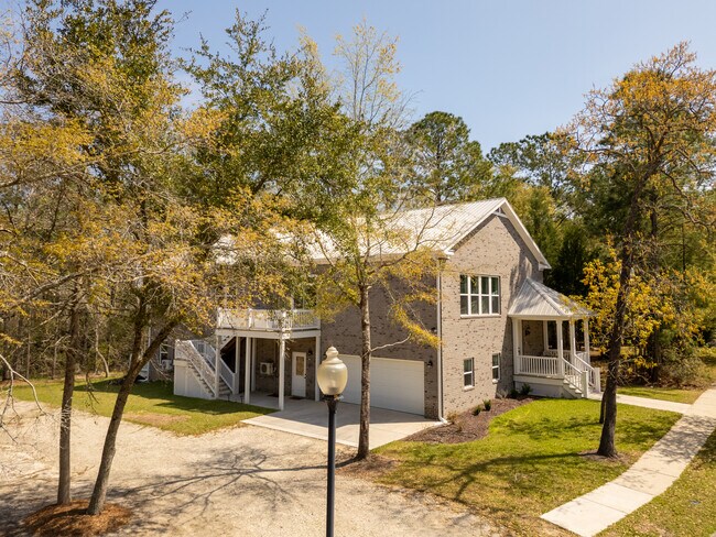 Photo - 60 Madison Dr