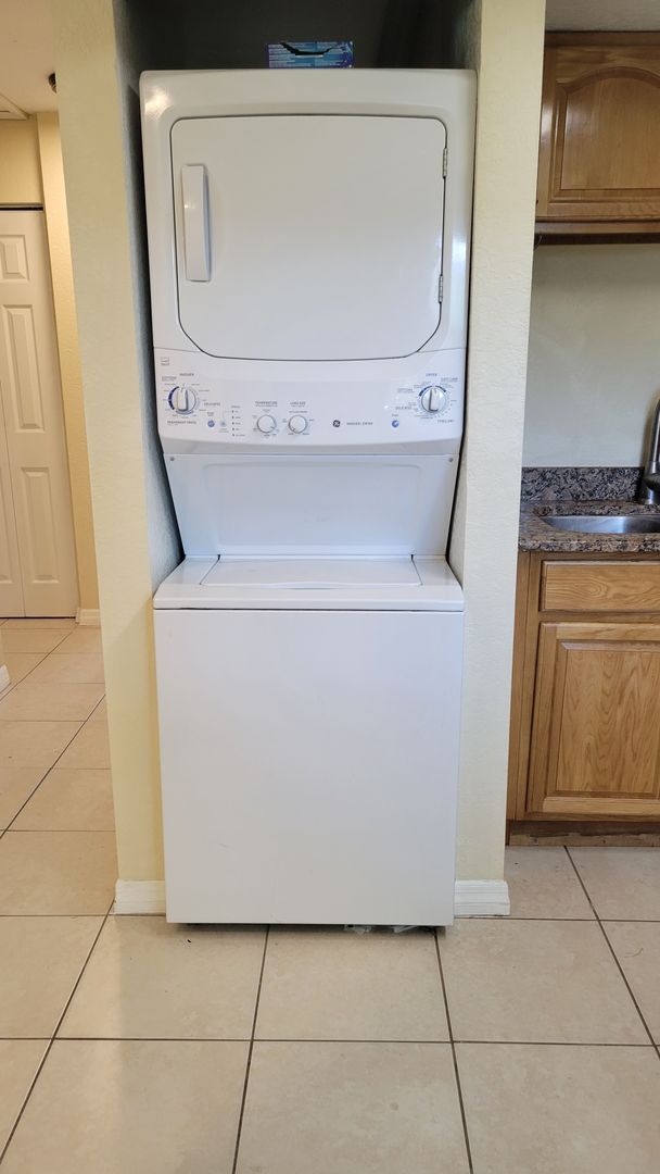 Photo - Annual unfurnished 2/1 half duplex in Sarasota