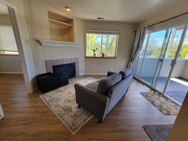 Photo - Adorable and Sunny One Bedroom Apartment near CU in Central Boulder Unidad 212