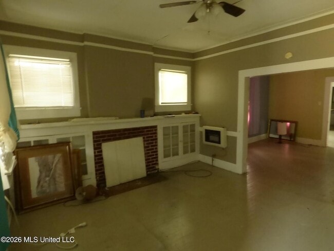 Photo - 215 Thompson St