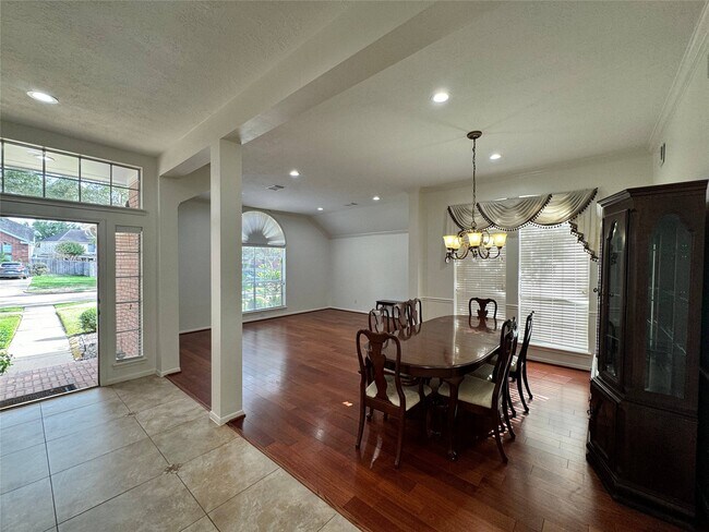 Photo - 1718 Berkoff Dr