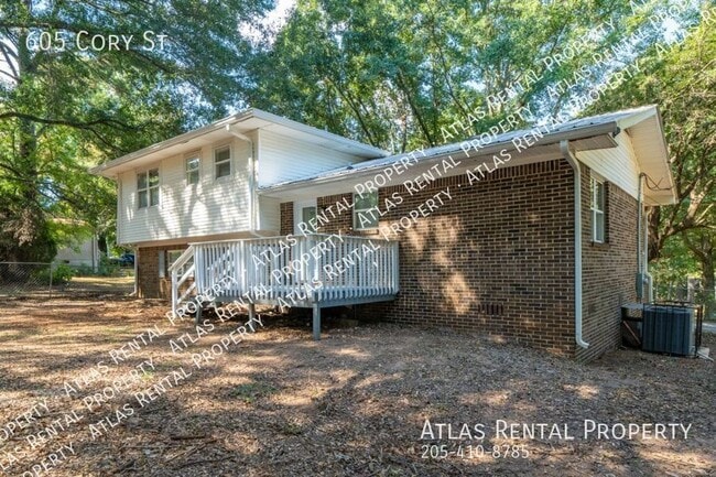 Photo - 605 Cory St
