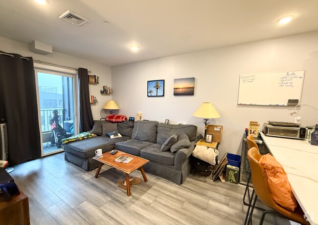 Building Photo - 55 W 5th St Unit 205 Rental