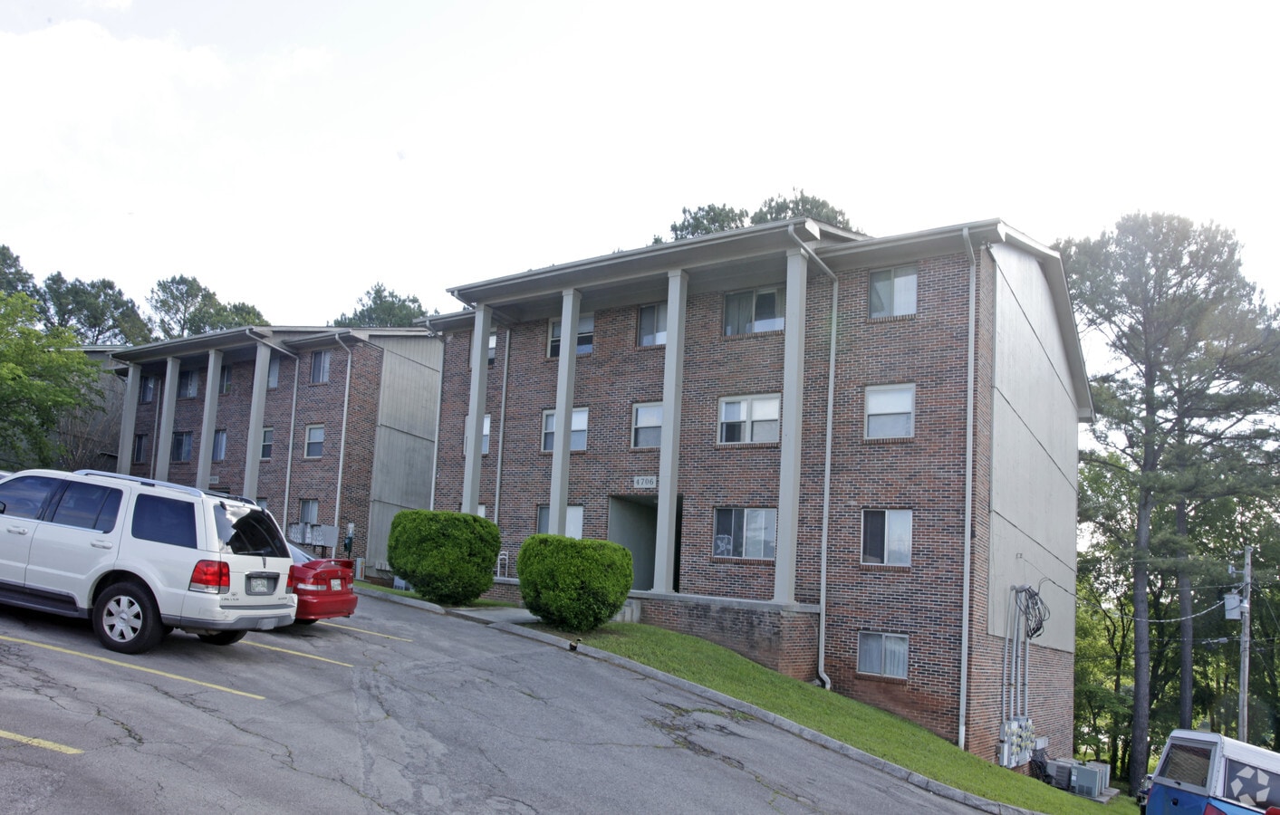 Photo - Riverside South and Riverbend Apartments