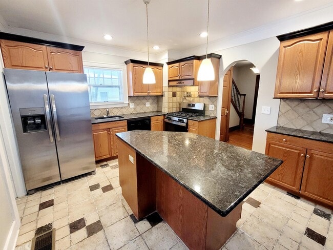 Building Photo - 255 Alger St SE