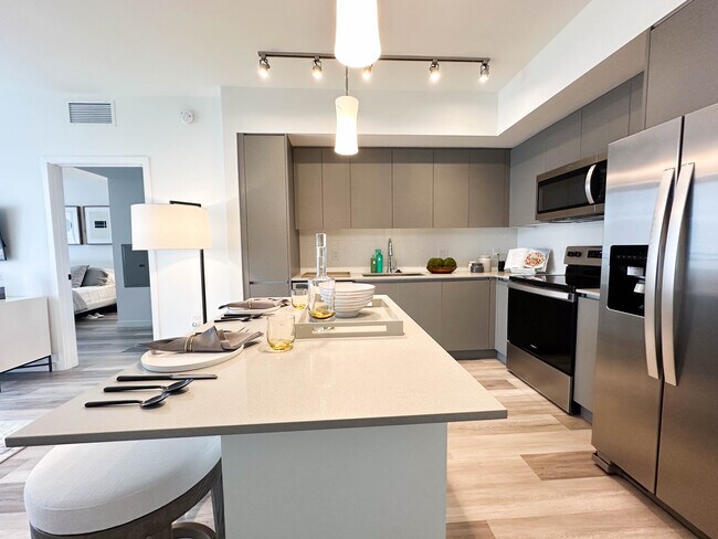 Photo - 670 NE 1st Pl Unidad B3