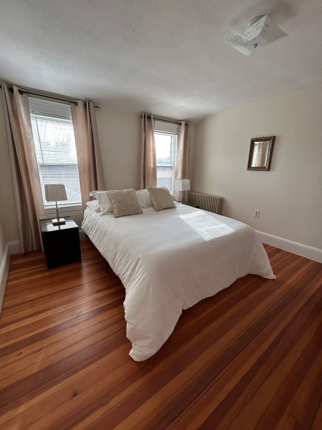 Photo - 12 Grandview St