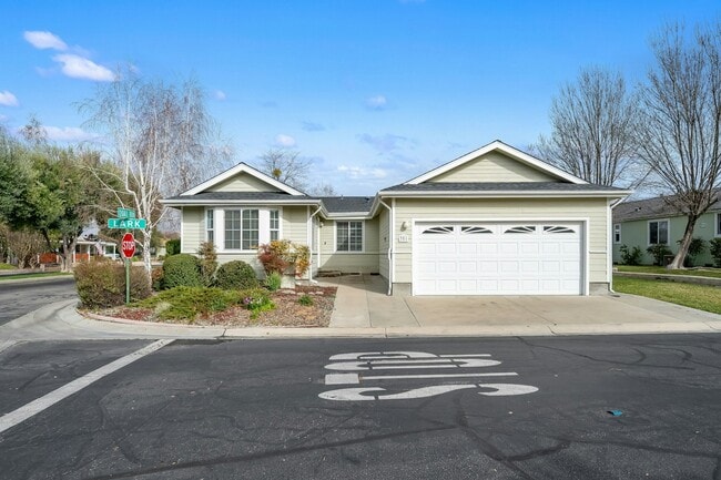 Photo - 351 Lark Dr