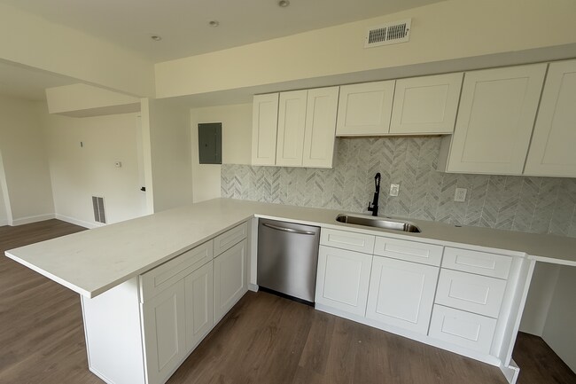 Photo - 2089 W 41st St Unit Lower
