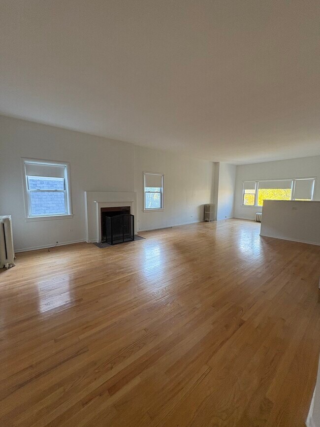 Photo - 5136 S Blackstone Ave Unit 3R