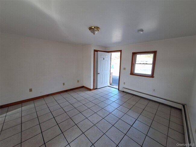 Photo - 2071 Ulster Ave Unidad 2