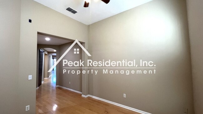 Photo - Wonderful Elk Grove 3bd/2ba Home with 2 Car Garage!